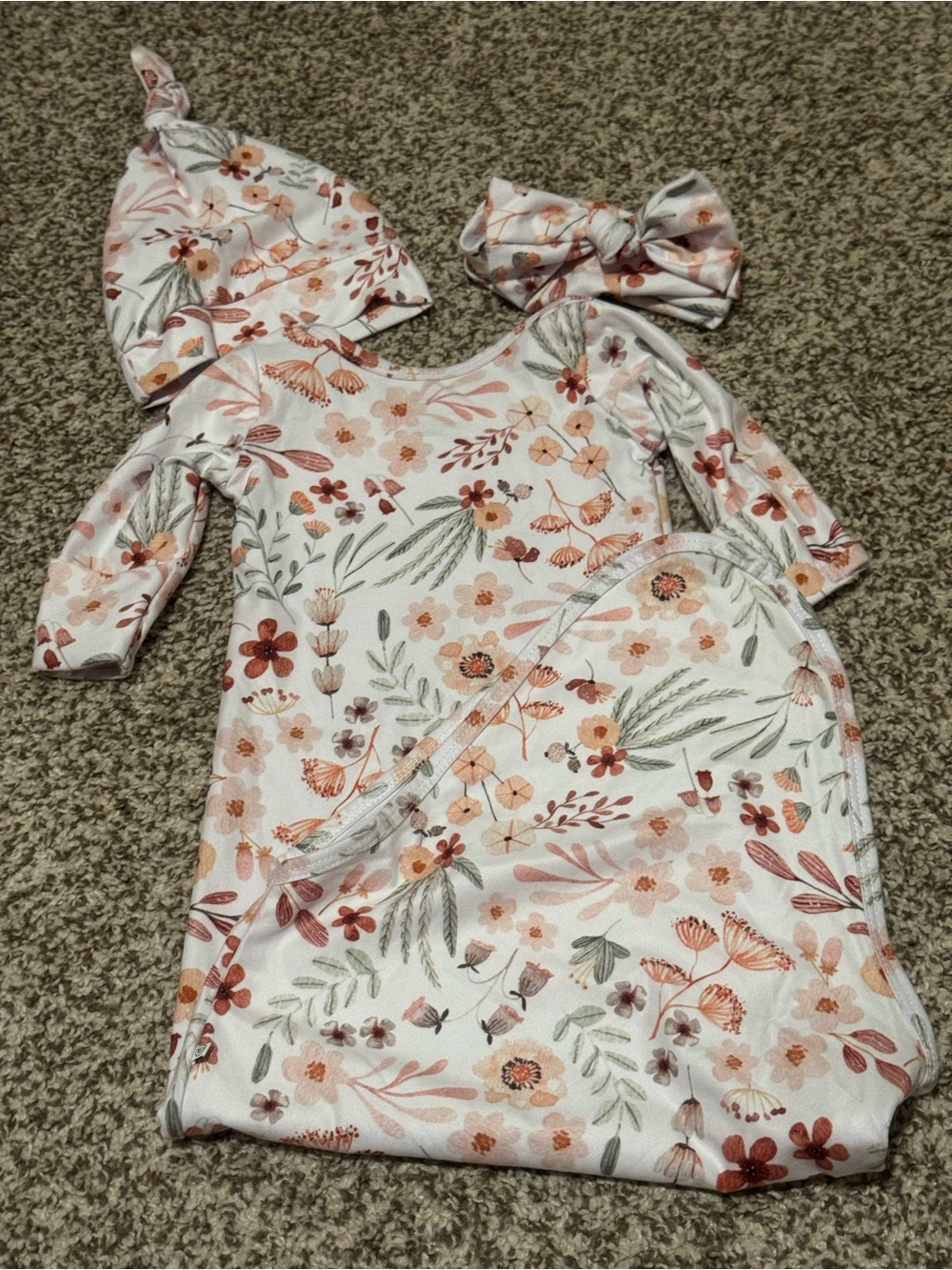 Caden Lane Lorelai’s Floral Newborn Baby Knot Gown & Hat Set - Picture 2 of 4
